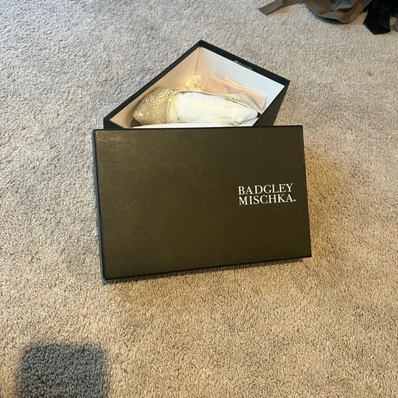 Badgley Mischka Glittering champagne colored Heels - Picture 5 of 7